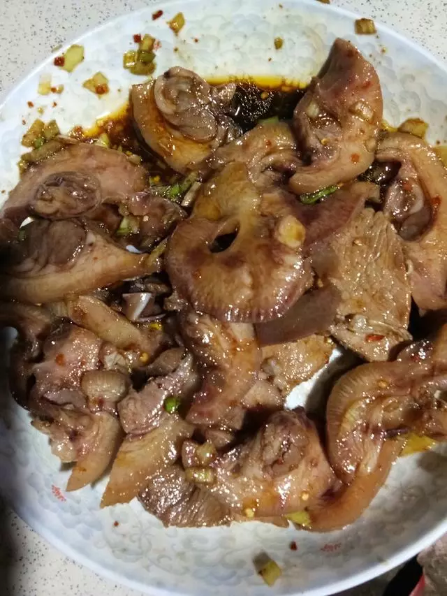 這才是豬頭肉做最好吃的15種做法,大人小孩都愛吃,特下飯!