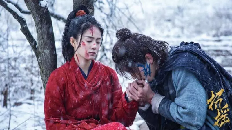 「傅恆」許凱新劇《招搖》一人分飾兩角!劇中女主角還是他的「正牌女友」!網友:比魏瓔珞美太多了!