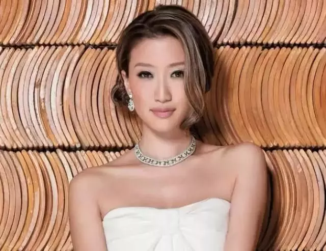 沒有父母,你什麼都不是!前TVB小花發文祝福好姐妹卻遭網民攻擊
