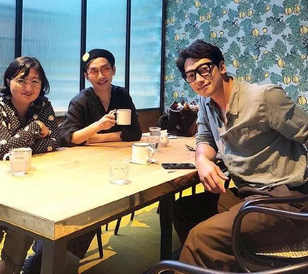 Rain近照曝光,出道16年容貌一點兒沒變,當爸爸後變得越發帥氣了!