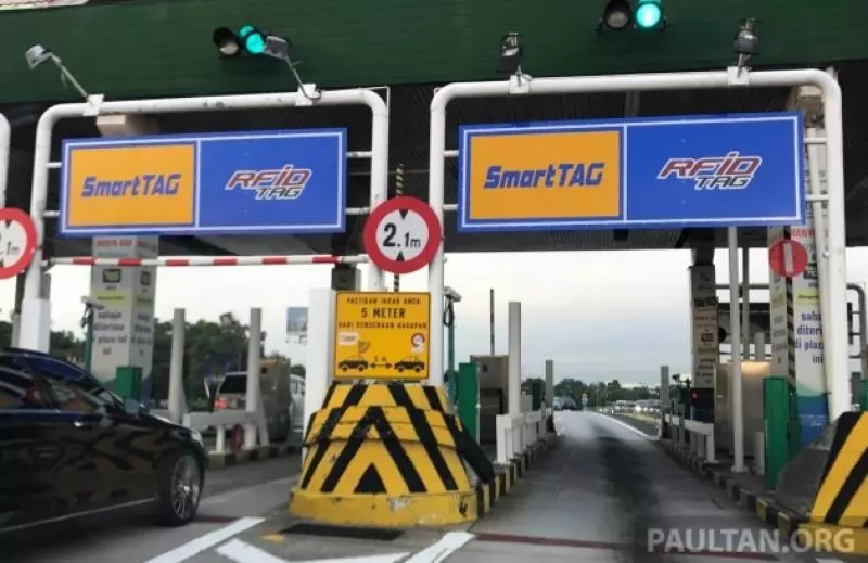 RFID 貼紙該如何安裝?安裝後過 Tol 的速度有多快?看這個就知道了!