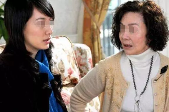 離婚一年後再婚,婚禮上卻看到前妻的身影,感慨人生不能重來