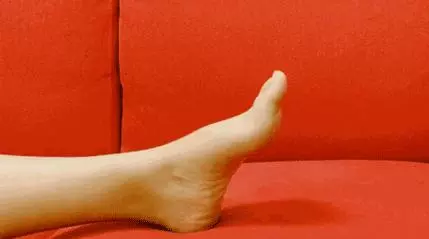 身體一旦出現這6個表現,是【血栓】的前兆,第一個表現最容易發現,別再忽視了!