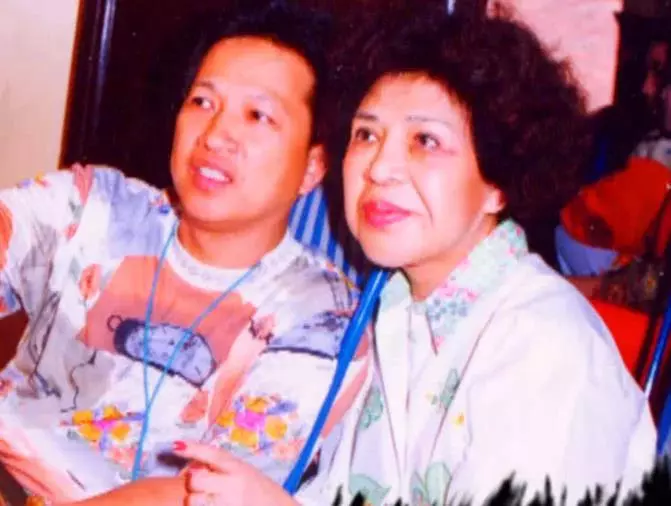 80歲周遊被曝豪擲1.5億,換外遇老公回家!花60萬狂打17針為重婚做準備!真是愛慘了他!