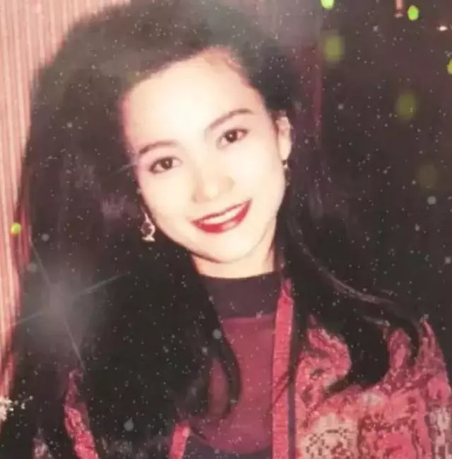 她是吳京前女友,被富商「拋棄」現47歲無戲可拍,如今歲淪落成這樣!