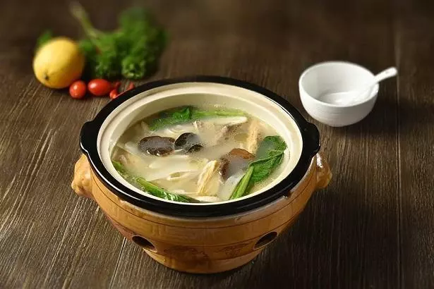 「秋天一碗湯,不用醫生幫」九月多喝這兩碗湯,防秋燥養五臟