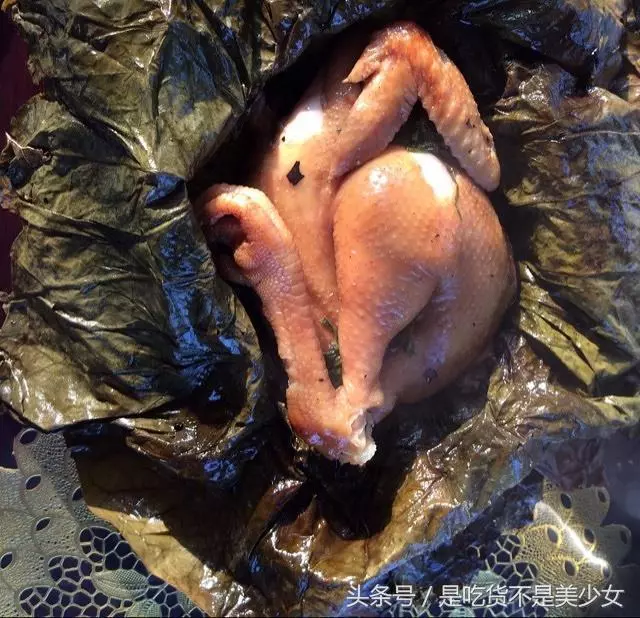一個叫花雞竟然有13種做法?正版洪七公叫花雞的做法是這款!