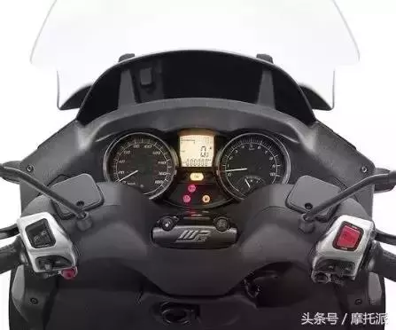 比亞喬 MP3-500倒三輪即將進入中國市場,售價有望12W內