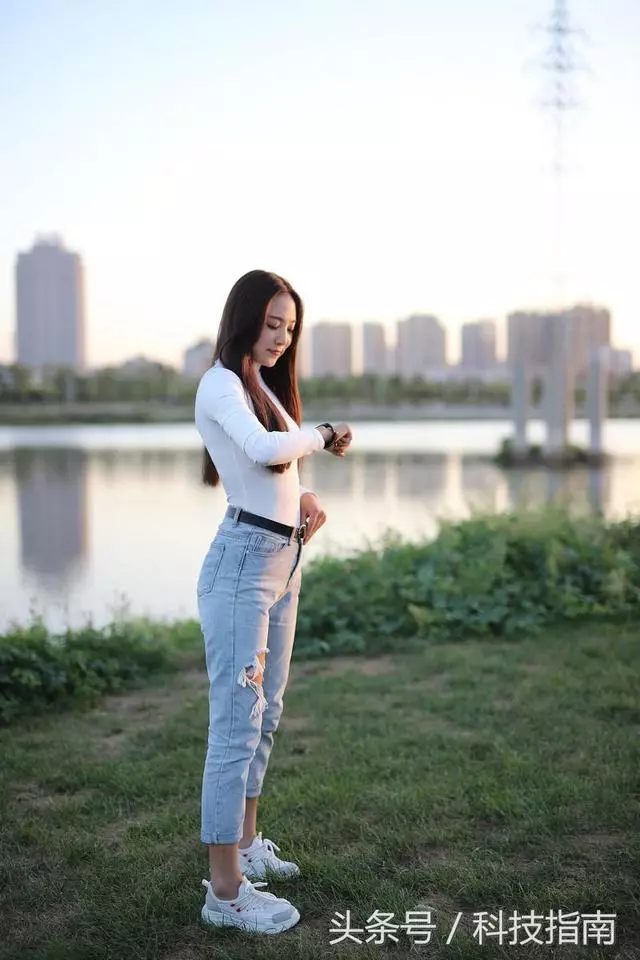 高顏值AMOLED彩屏的榮耀手環4,喜歡運動的妹子要不要來一個?