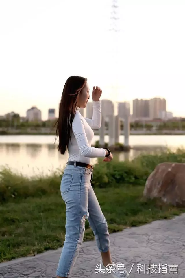 高顏值AMOLED彩屏的榮耀手環4,喜歡運動的妹子要不要來一個?