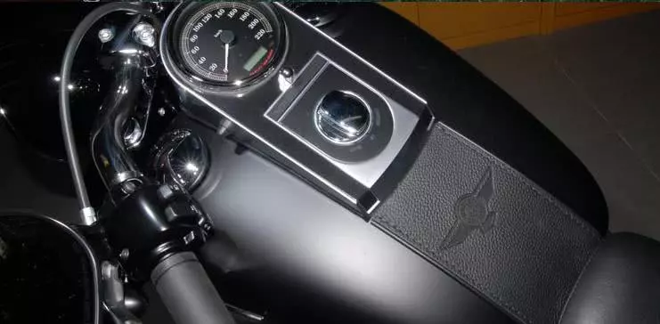 風冷引擎,高性能哈雷摩托車,很多人買不起,重機車界老大哥!