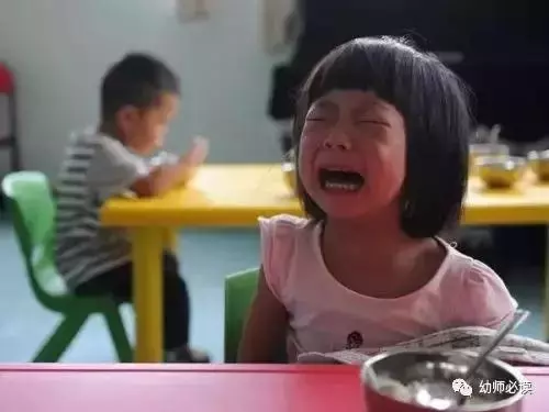 幼兒園開學第一周,幼師都累趴了,看完別哭!