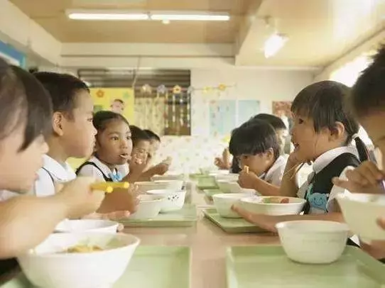 幼兒園開學第一周,幼師都累趴了,看完別哭!