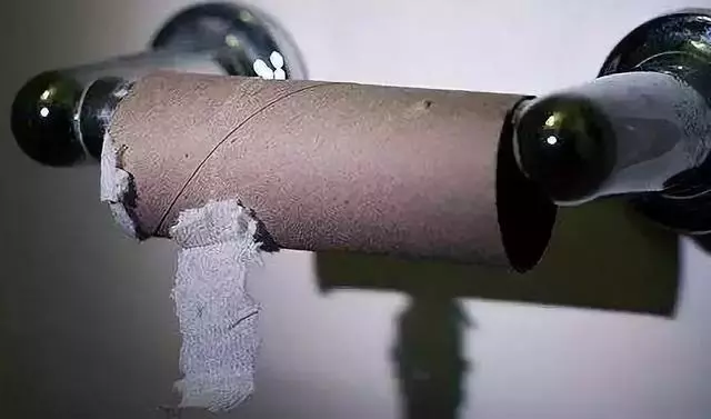 被做成了上古捲軸的手機,讓我看到了不會碎屏的未來!