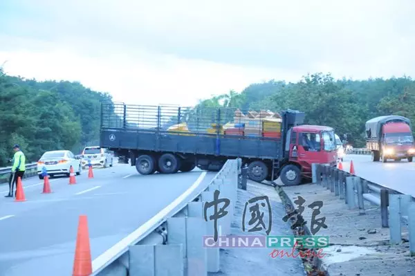 羅厘3車連環撞 15人嚇破膽