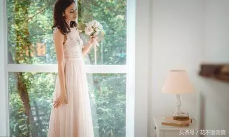 離婚後,前夫每個月給女兒三千撫養費,一天偶遇婆婆,她求我復婚