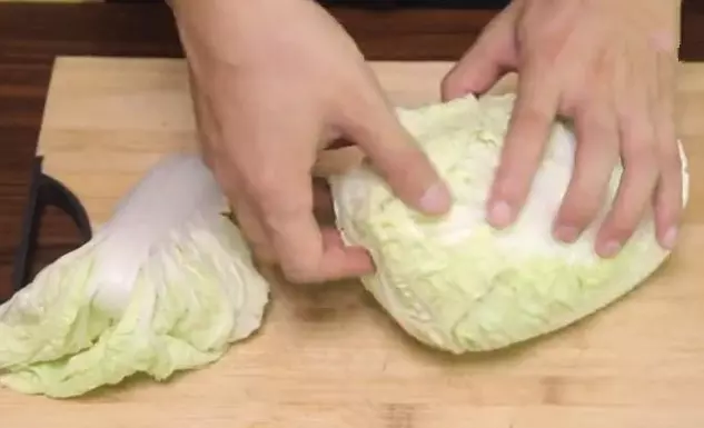 三種簡單的家常食材,10分鐘煮一大鍋湯,湯汁奶白,鮮美可口,非常適合夏天喝