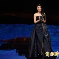 盧秀燕「回娘家」拜票 自嘲帶「兩串蕉」