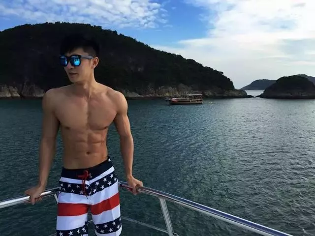 關禮傑大女兒關楓馨顏值出眾獲TVB力邀拍戲,曾被遊說參選港姐!