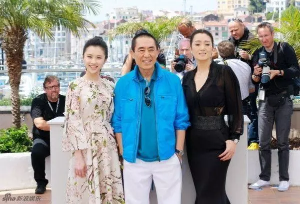 時隔26年,張藝謀首談:為何不娶廝守八年的鞏俐而選擇小31歲陳婷