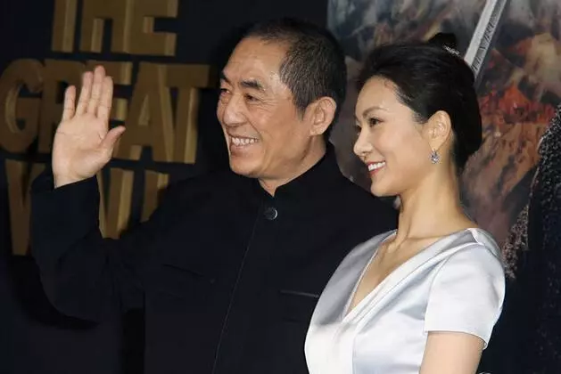 時隔26年,張藝謀首談:為何不娶廝守八年的鞏俐而選擇小31歲陳婷
