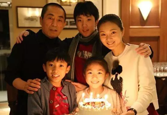 時隔26年,張藝謀首談:為何不娶廝守八年的鞏俐而選擇小31歲陳婷