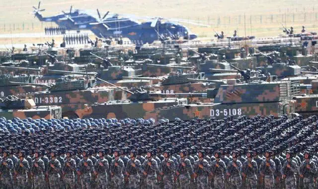 30輛解放軍車開進俄羅斯,核飛彈全就位,普京:終於盼來這天了