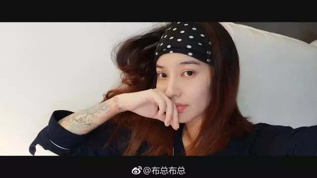 歐弟嬌妻產後妊娠紋粗壯,頭胎肚子4天恢復,二胎卻被撐無敵大!