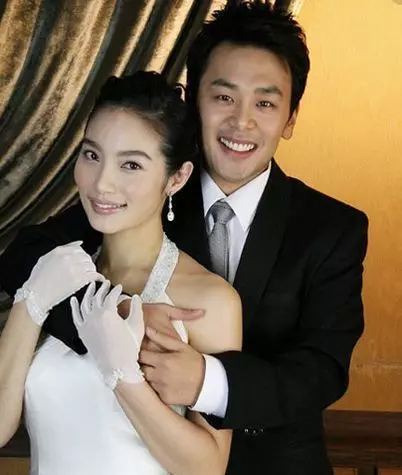 她結婚13天,被丈夫砍掉手指,懷孕被踢肚子,十五周孩子被踢掉 -
