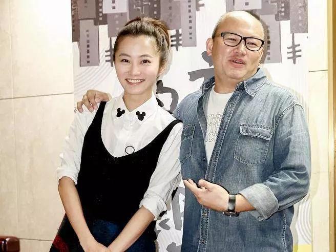 媽媽難為!趙小僑為繼子「早起做飯」送去學校 對方下車後講出父母心聲 -