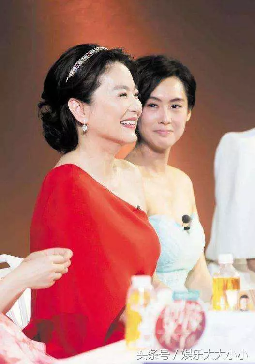 50歲的蕭薔,60歲的趙雅芝,70歲的潘迎紫,都輸給了自然老去的她