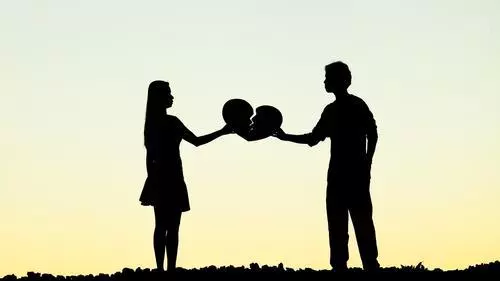 兩個人在一起生活,最重要的是什麼?生活的本質是什麼?