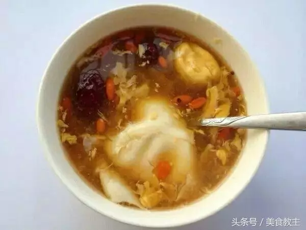 我家常做的一道湯,喝一碗大姨媽不再痛,氣色紅潤,女人必備佳品