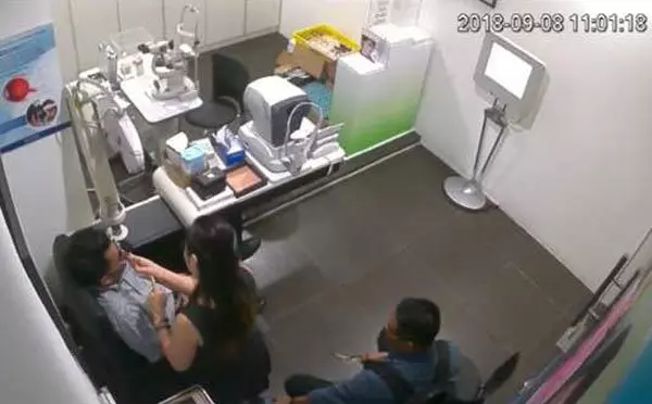 副內長驗眼睛 助理偷拍驗光師裙底