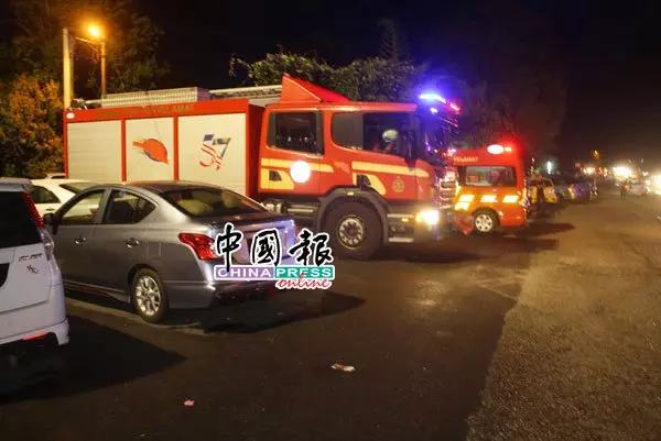 貨卡失控連環撞 路人及時閃逃過一劫