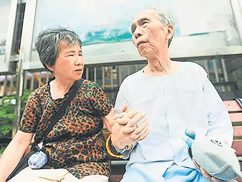 照顧失智老伴15年 7旬奶奶變發明家