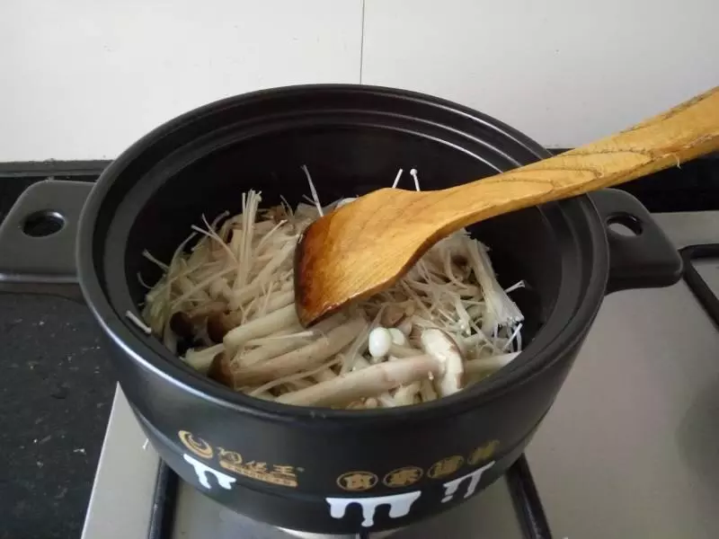 吃補藥一籮筐,不如喝它一大碗,鮮美有營養,連鍋一起端,太香了 !