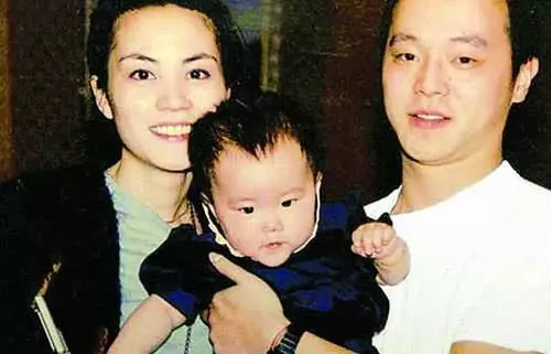 王菲誇張柏芝是好媽媽,張柏芝卻只回了三個字,倆個會演戲的女人!