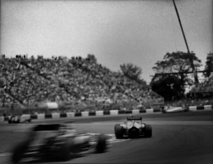 30張「104年歷史相機拍下」的F1賽車照片,沒想到那麼老舊的相機拍出來的效果無可挑剔!