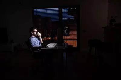 戒不了熬夜的人,若能記住三句「順口溜」,你的身體也許還有救!