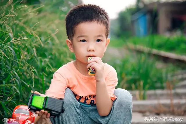 單親媽媽帶大了兒子,全款買好房子,丈母娘成功入住,兒子白養了