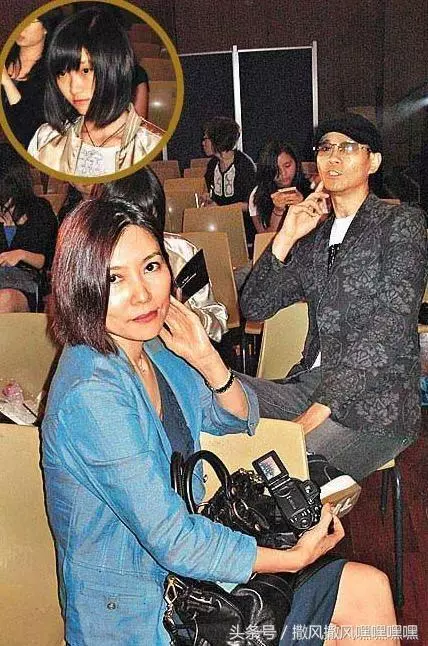 71歲鄭少秋全家照,3任妻子對比差距大,4個女兒同父不同命!
