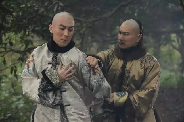他曾被關狗籠窮到每天吃泡麵,如今疑靠父蔭上位稱為TVB男一