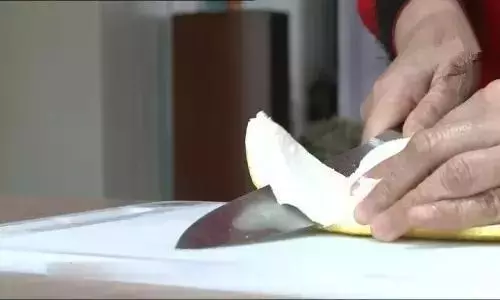 洗潔精再不用買了,3分鐘教你自製洗潔精!吃完柚子剩下的柚子皮有新用處了!純天然不傷手