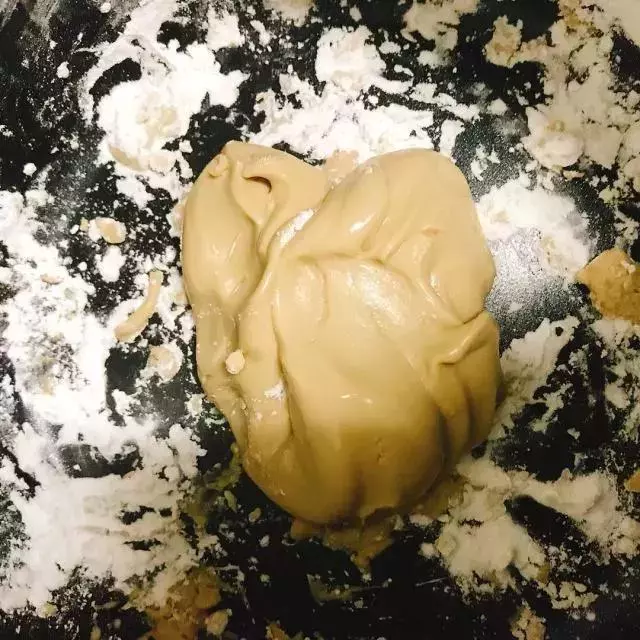 3塊黑糖,1杯牛奶,雙手一搓,大鍋一煮,Q彈有嚼勁,太簡單了