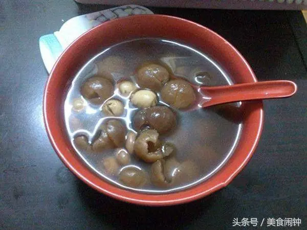 失眠多夢不用去醫院,喝桂圓蓮子湯,3天還你好睡眠