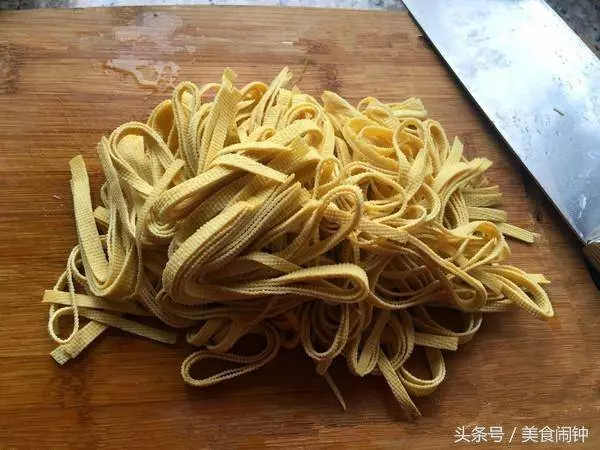 自從吃了媳婦做的這道酸菜魚,一到周末哥們就來蹭飯,攔都攔不住