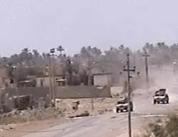 美軍出大事了,13名美軍陣亡,連開槍的機會都沒有,白宮怒了