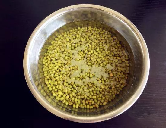 最喜歡奶奶做的傳統綠豆糕,可惜現在會做的人不多了!