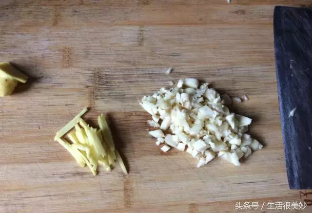 雞腿這樣做最好吃,很多人不會做,比飯店做的還好吃,越吃越上癮 !